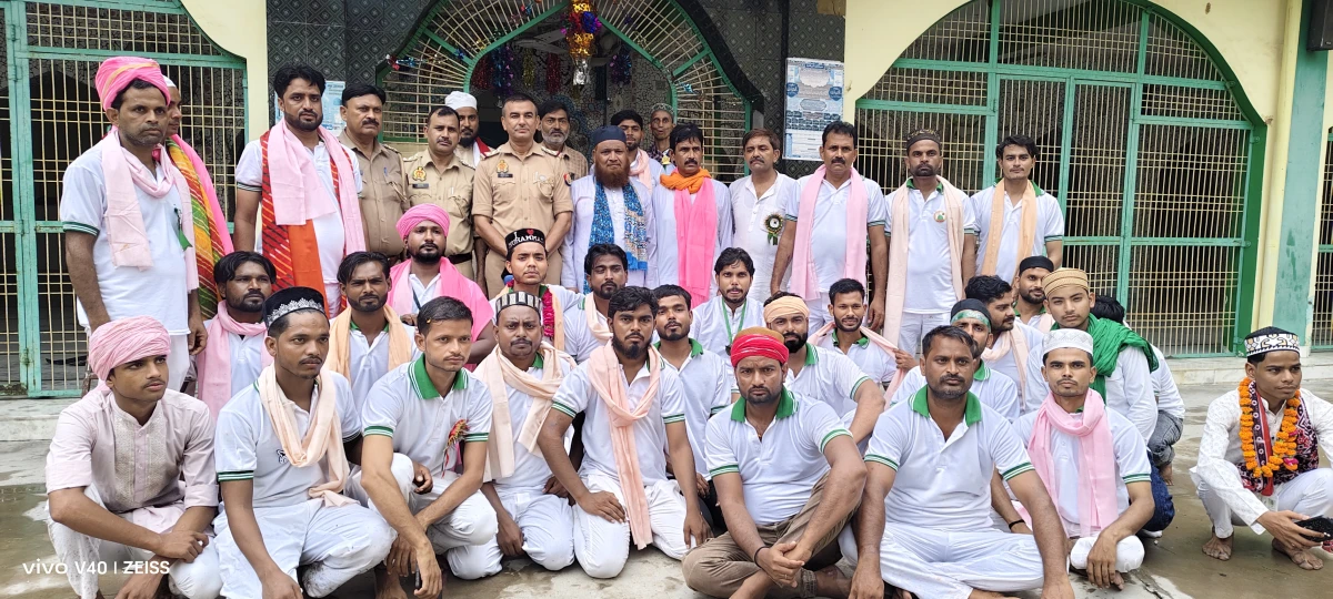 शिकोहाबाद में अकीदत के साथ निकला जुलूस-ए-मोहम्मदी  