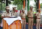 एटा में शांतिपूर्ण ढंग से मनाया गया स्वतंत्रता दिवस, पुलिसकर्मियों को दिलाई राष्ट्रीय एकता-अखंडता की शपथ
