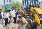 जलभराव की समस्या पर ईओ राजकुमार चौधरी ने दिखाई तत्परता, छुट्टी के दिन भी मैदान में उतरी पालिका टीम