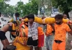 95 साल की दादी को कांवड़ में बैठाकर 80 किमी पैदल निकला पोता, बोला- मन्नत पूरी हुई तो दादी को कराऊंगा गंगाजल से अभिषेक