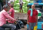 कायमगंज में यूरिया का संकट: किसानों से मनमानी वसूली और लंबी कतारें