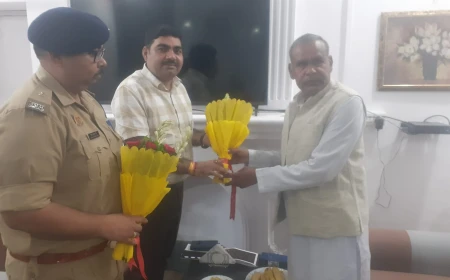 फर्रुखाबाद: अनुसूचित जाति आयोग के सदस्य ने अधिकारियों को दिए सख्त निर्देश