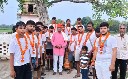 सोरों से 101 लीटर गंगाजल लेकर फरिहा पहुंची भव्य कांवड़ यात्रा, हर-हर महादेव के जयकारों से गूंजा कालेश्वर मंदिर
