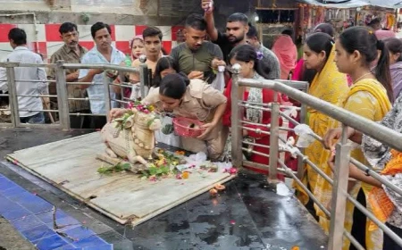 बम-बम भोले' के जयघोष से गूंजा फर्रुखाबाद, सावन के पहले सोमवार पर शिवालयों में उमड़ा आस्था का सैलाब