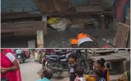 यात्रियों का प्रतीक्षालय बना बाबा का डेरा, सड़क किनारे बसों का इंतजार कर रहे यात्री