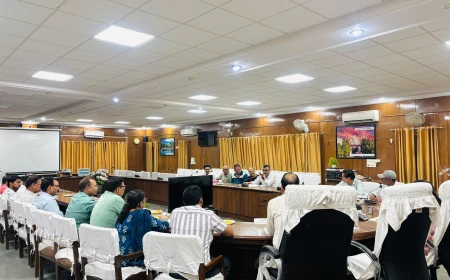 चीनी की बढ़ती कीमतों पर प्रशासन सख्त: जमाखोरों पर होगी कड़ी कार्रवाई