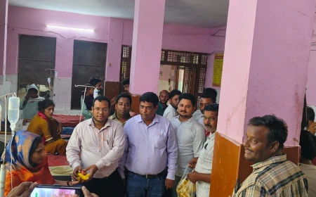 एमएलसी अनूप गुप्ता के जन्मदिन पर अस्पताल में गर्भवती महिलाओं और प्रसूताओं को बांटे फल