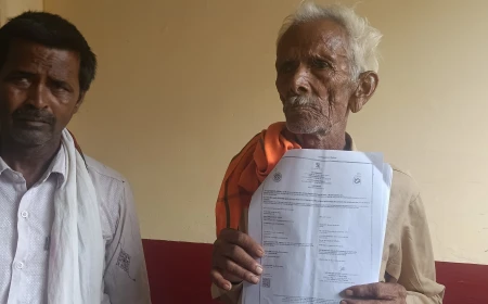फर्रुखाबाद: जिंदा बुजुर्ग को कागजों में मृत दिखाकर हड़पी जमीन, मचा हड़कंप