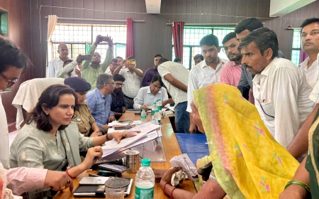 फर्रुखाबाद: समाधान दिवस में 138 फरियादी, डीएम ने अधिकारियों को दी चेतावनी