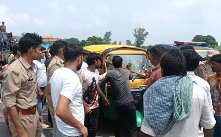 ई-बाइक की टक्कर से ग्रामीण की मौत, परिजनों ने टेंपो में की तोड़फोड़
