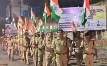 एटा पुलिस की भव्य तिरंगा यात्रा: हर घर तिरंगा अभियान का उत्साह
