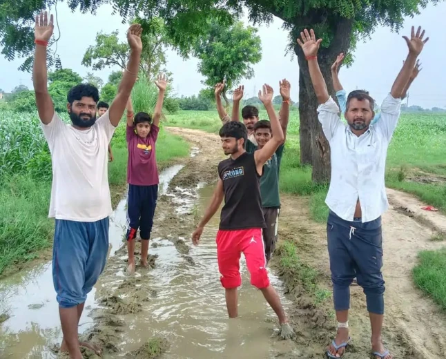 मैनपुरी: 25 साल से बदहाल नगला अमर सिंह की सड़क, ग्रामीण परेशान