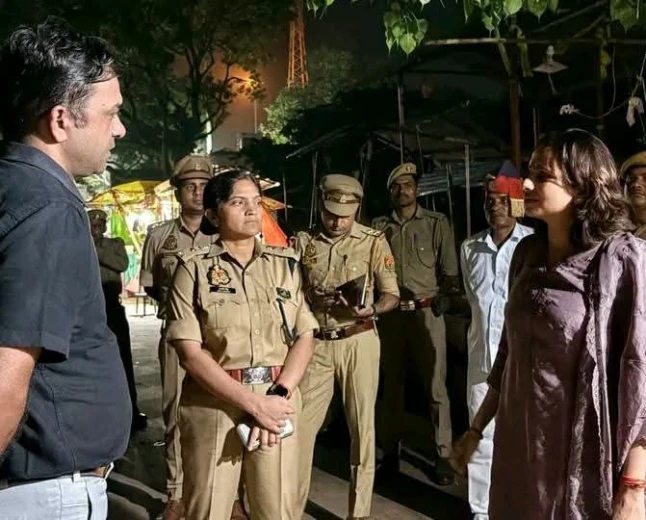 फर्रुखाबाद: पांचालघाट पर डीएम-एसपी ने आधी रात की सुरक्षा व्यवस्था की जांच