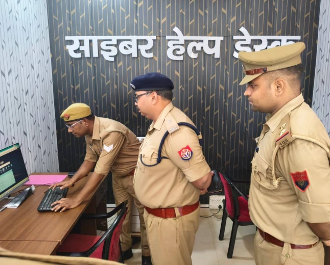 फर्रुखाबाद: मऊदरवाजा थाने का एएसपी ने किया औचक निरीक्षण, दिए सख्त निर्देश