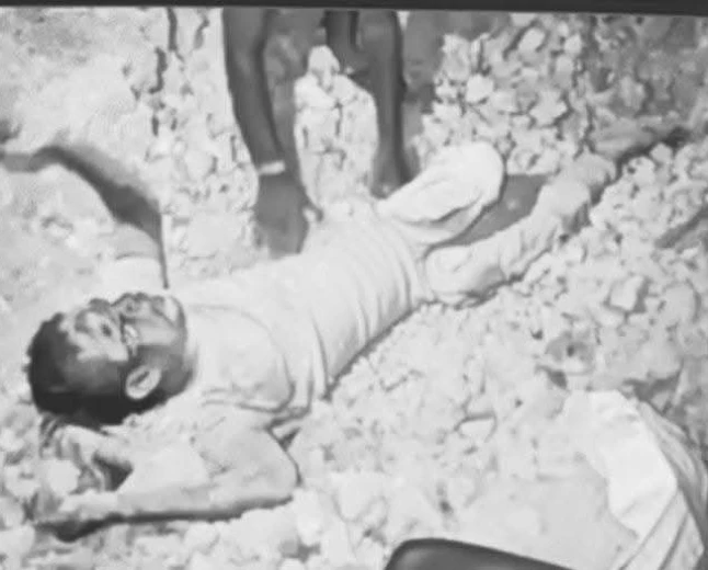 कमालगंज में कच्ची दीवार गिरने से मलबे में दबा युवक, भाई ने बचाई जान