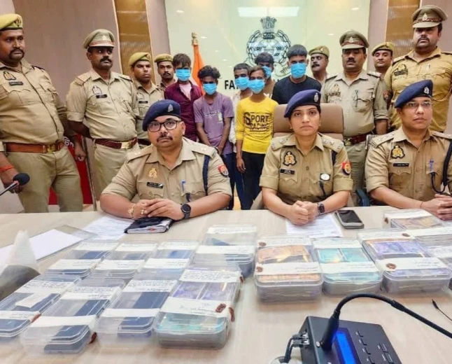 फर्रुखाबाद: 24 घंटे में 6.70 लाख की लूट का खुलासा, 6 शातिर गिरफ्तार