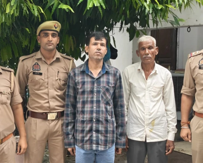 फर्जी दस्तावेज तैयार कर बैनामा करने के मामले में दो वांछित गिरफ्तार