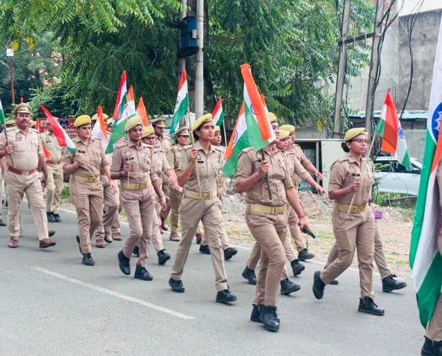 फतेहगढ़ में पुलिस की तिरंगा यात्रा: हर घर तिरंगा अभियान का भव्य आगाज