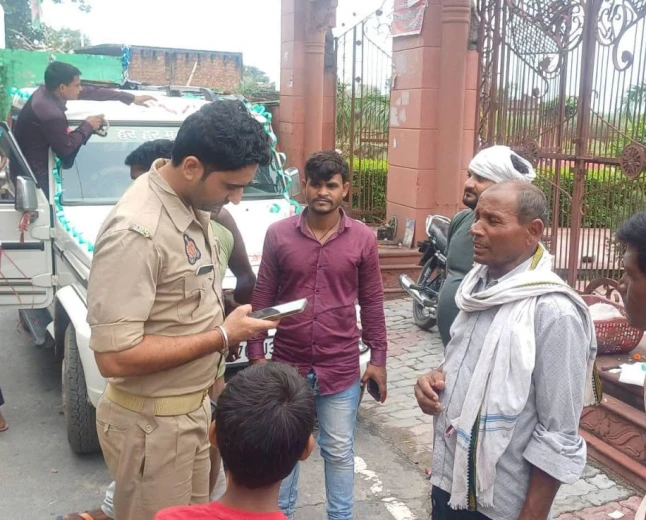 कंपिल: लिफ्ट देकर किसान की जेब से उड़ाए 50 हजार, पुलिस जांच शुरू