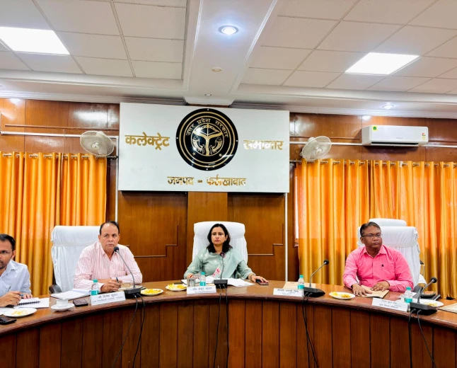 15 अगस्त पर दिखेगा देशभक्ति का जज्बा, चूक बर्दाश्त नहीं! डीएम ने अफसरों को दिए सख्त निर्देश