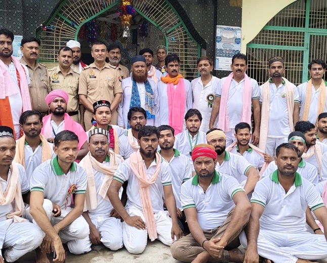 शिकोहाबाद में अकीदत के साथ निकला जुलूस-ए-मोहम्मदी  