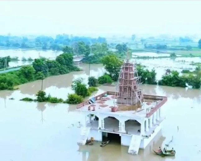 अमृतपुर बाढ़ अपडेट: 27 गांव जलमग्न, 21 हजार से ज्यादा लोग प्रभावित