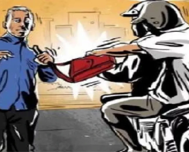 कमला नगर में व्यापारी से ढाई लाख की लूट, पुलिस जांच में जुटी