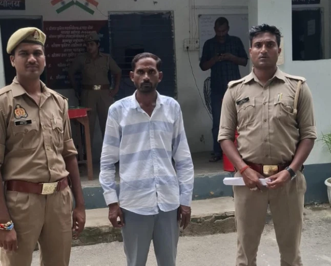 Farrukhabad News : चेक बाउंस मामले में ग्राम प्रधान गिरफ्तार, न्यायालय ने भेजा जेल