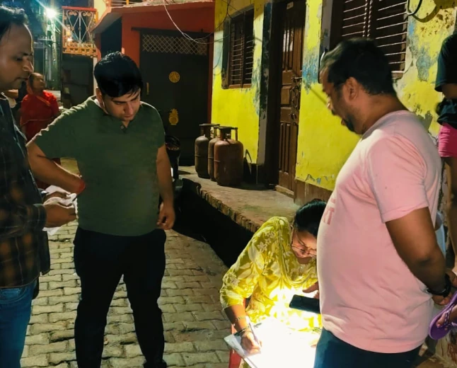 फतेहगढ़ में अवैध गैस रिफिलिंग का भंडाफोड़, 9 घरेलू सिलेंडर व रिफिलिंग उपकरण बरामद