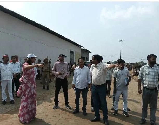 फर्रुखाबाद: गौशाला में डीएम का औचक निरीक्षण, व्यवस्थाओं पर जताई नाराजगी