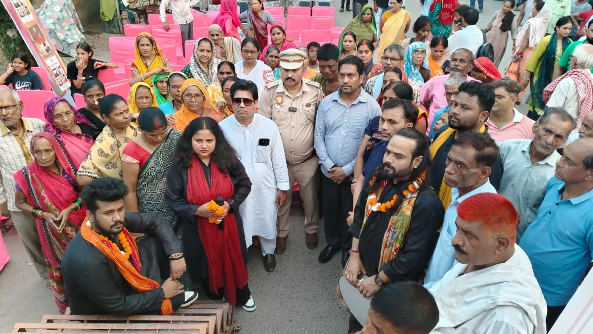 कालिंदी कुंज पुलिस का नशा मुक्ति अभियान: नुक्कड़ नाटक द्वारा जागरूकता
