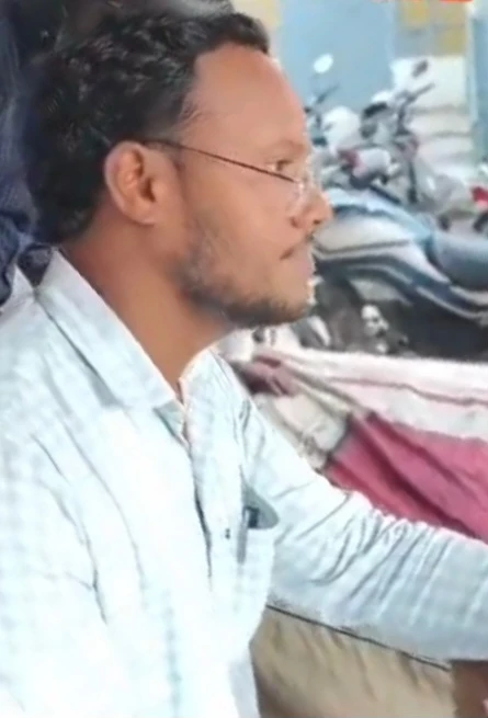 हिस्सा प्रमाण पत्र के नाम पर ₹2 हजार मांगने का आरोप, लेखपाल का वीडियो वायरल