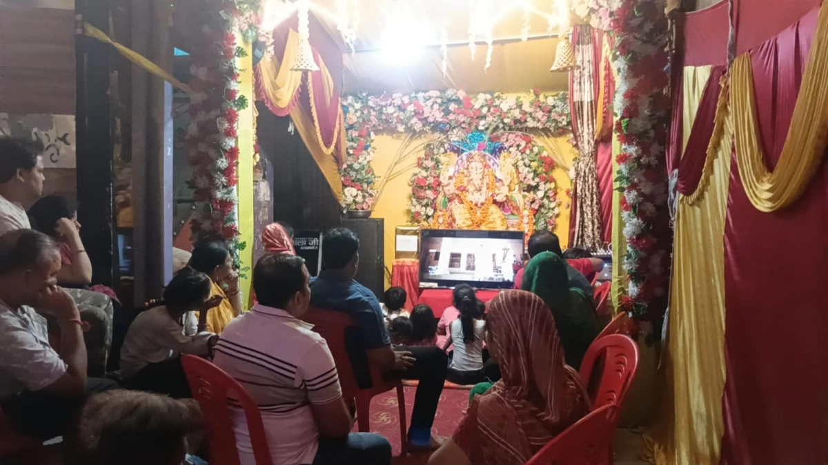 कायमगंज: गुप्ता शू स्टोर गली में गूंजे गणपति बप्पा मोरया के जयकारे