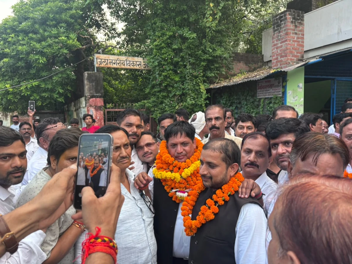 फर्रुखाबाद तहसील सदर बार एसोसिएशन चुनाव: ओमप्रकाश दुबे सचिव निर्वाचित