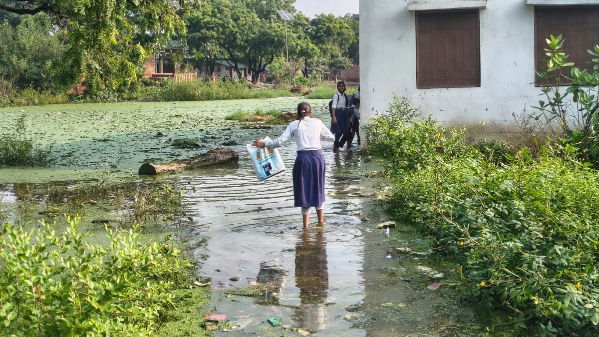 बाढ़ और बारिश से फर्रुखाबाद में किसानों की बढ़ी मुसीबतें