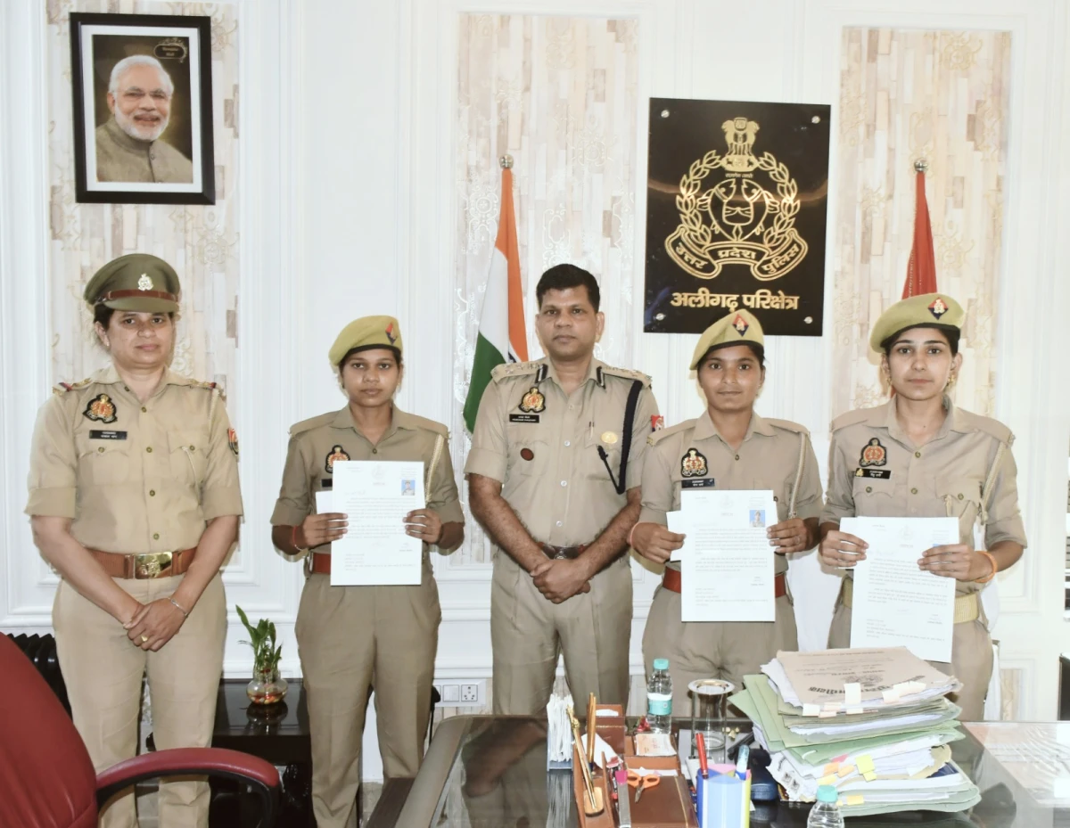 महिला पुलिसकर्मियों ने ऑनलाइन परीक्षा में लहराया परचम