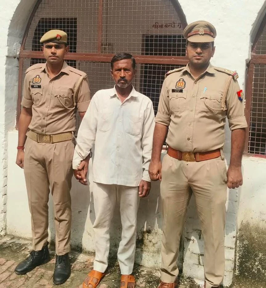 एटा पुलिस की बड़ी कार्रवाई: जिलाबदर अपराधी रहीश गिरफ्तार