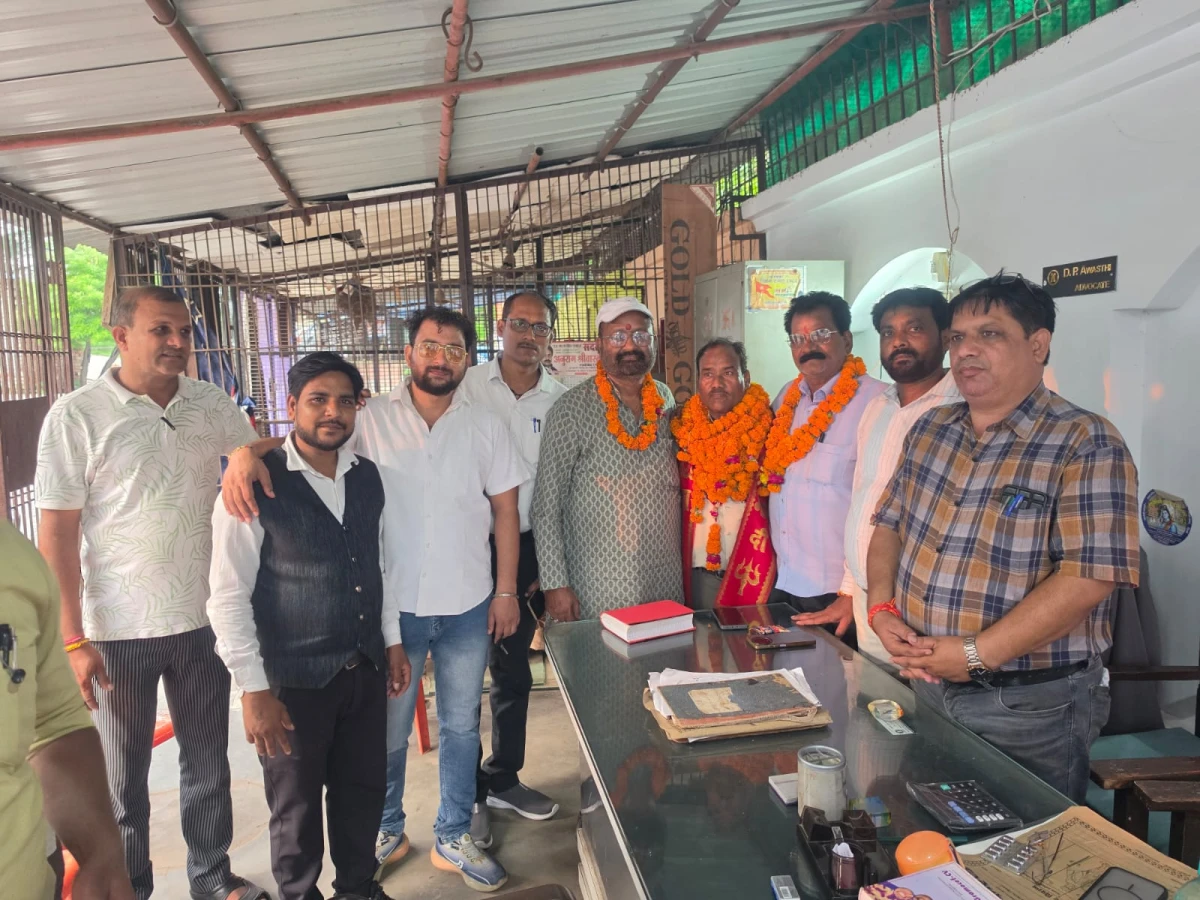 तहसील सदर बार एसोसिएशन अध्यक्ष पद पर पुन: रामेंद्र कटियार उर्फ रामू निर्विरोध चयन