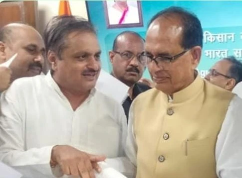 आलू किसानों की बदहाली पर किसान नेता अजय अनमोल ने कृषि मंत्री से की मुलाकात