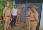 एटा में OYO पर प्रशासन का शिकंजा, हाईवे होटल सीज! छापे से मचा हड़कंप, दो बालिग और एक नाबालिग युवती हिरासत में; संचालक नीरज फरार