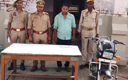 एटा: मारहरा पुलिस की बड़ी कार्रवाई, चोरी की बाइक और अवैध हथियार के साथ शातिर गिरफ्तार