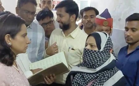 फर्रुखाबाद: लोहिया अस्पताल में डीएम का औचक निरीक्षण, सुधरी व्यवस्था