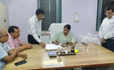नवागत जिलाधिकारी एम. अरुन्मौली ने देर रात्रि कोषागार पहुंचकर ग्रहण किया कार्यभार