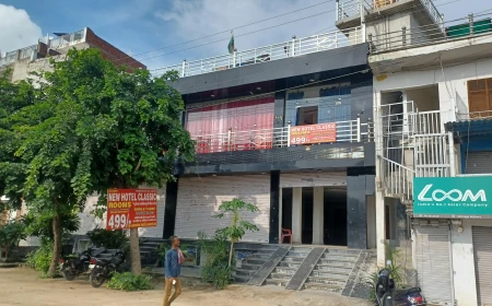 सीलिंग के बाद न्यू होटल क्लासिक ओयो में कथित गतिविधियों का बोलबाला