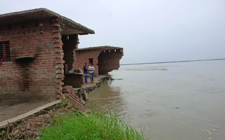 फर्रुखाबाद: गंगा का रौद्र रूप, समैचीपुर चितार में 15 मकान एक दिन में समाए