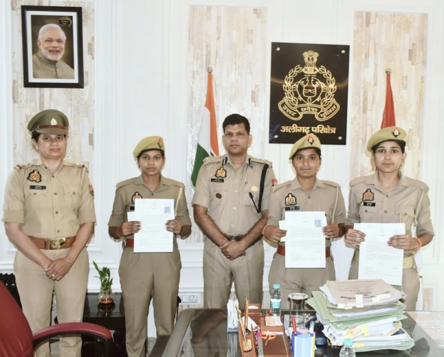 महिला पुलिसकर्मियों ने ऑनलाइन परीक्षा में लहराया परचम