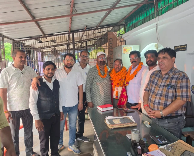 तहसील सदर बार एसोसिएशन अध्यक्ष पद पर पुन: रामेंद्र कटियार उर्फ रामू निर्विरोध चयन