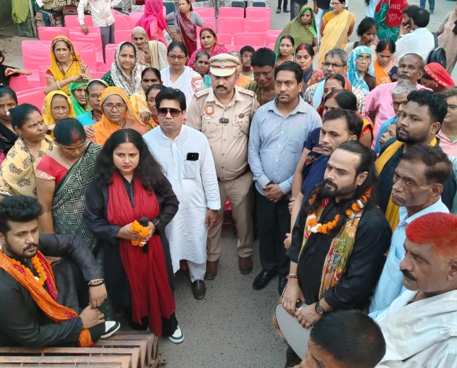 कालिंदी कुंज पुलिस का नशा मुक्ति अभियान: नुक्कड़ नाटक द्वारा जागरूकता