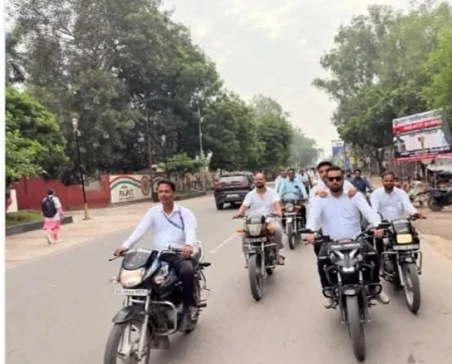 फर्रुखाबाद: दीवानी न्यायालय कर्मचारी संघ का आंदोलन, जानें क्या हैं मांगें