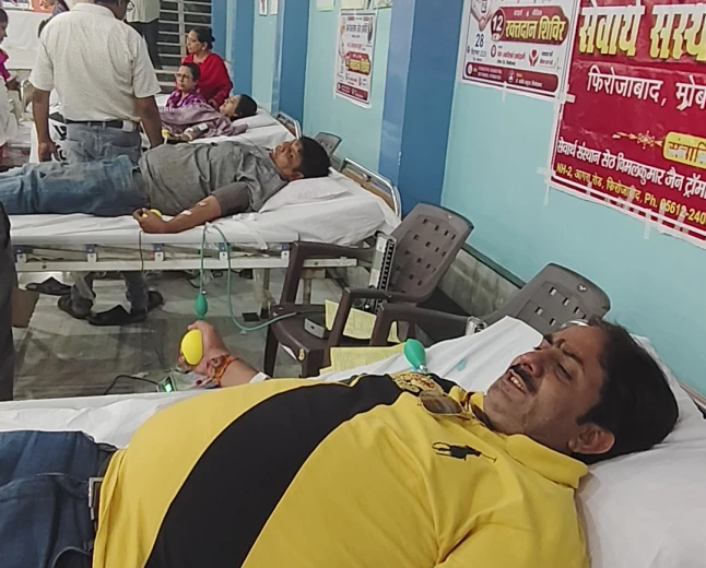 जन कल्याण सेवा समिति ने स्व. डॉ. अजय कुमार आहूजा की स्मृति में लगाया रक्तदान शिविर, 81 रक्तदाताओं ने किया महादान